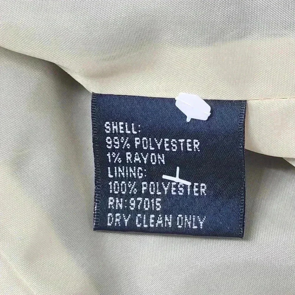 Larry Levine Levine Classics Women's Blazer in Black 12 - Picture 10 of 10